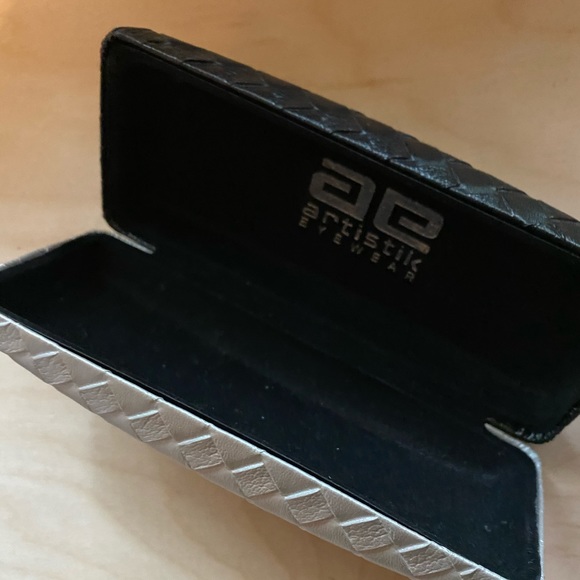 Sunglasses case - Picture 3 of 5